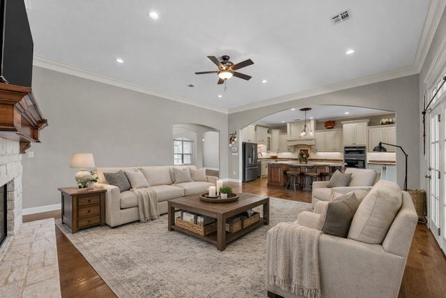 529 Perry Lane, Robinson, TX 76706