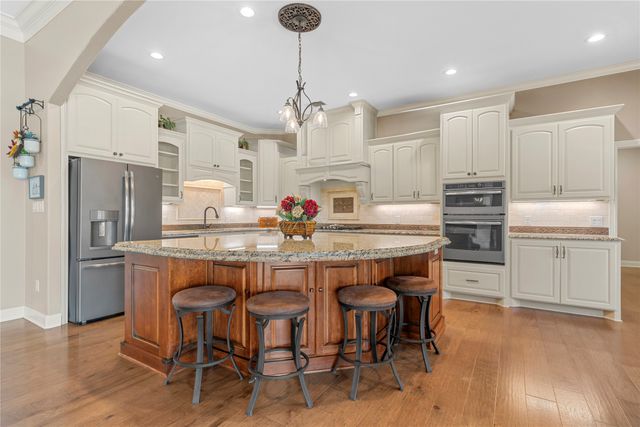 529 Perry Lane, Robinson, TX 76706