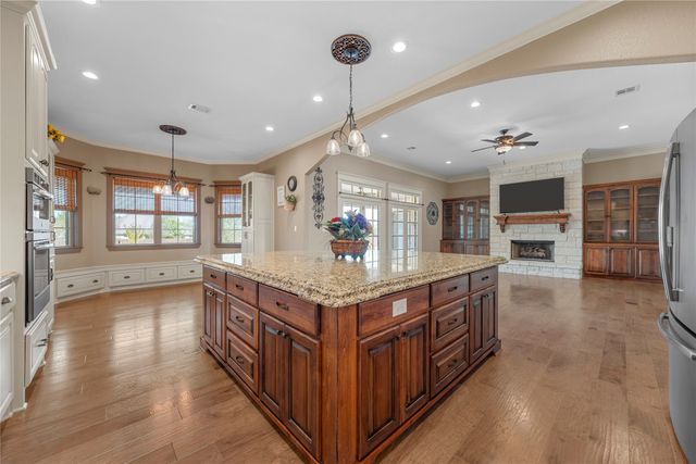 529 Perry Lane, Robinson, TX 76706