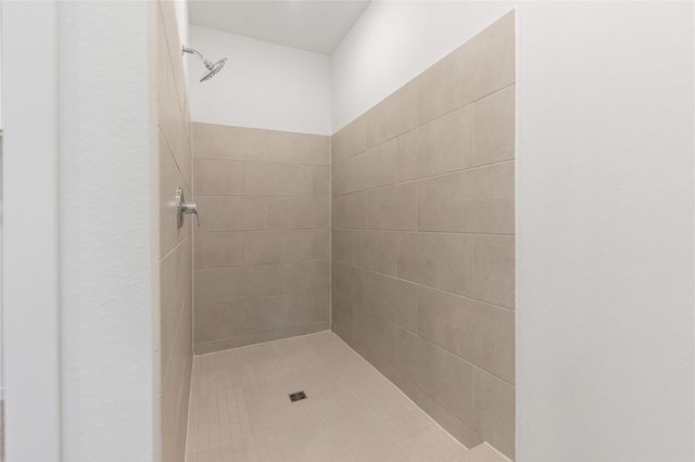 5406 Peacock Bass Drive, Baytown, TX 77521