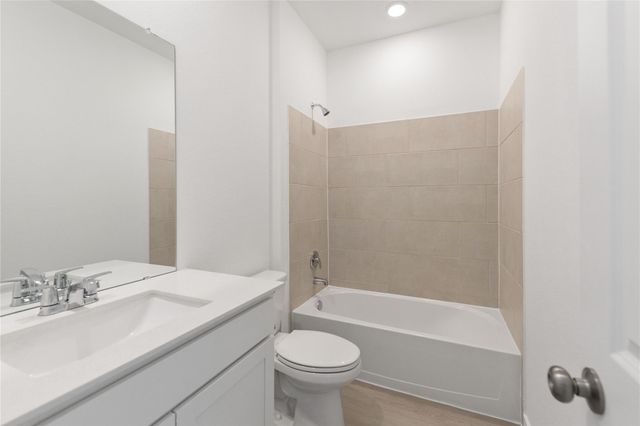 5406 Peacock Bass Drive, Baytown, TX 77521