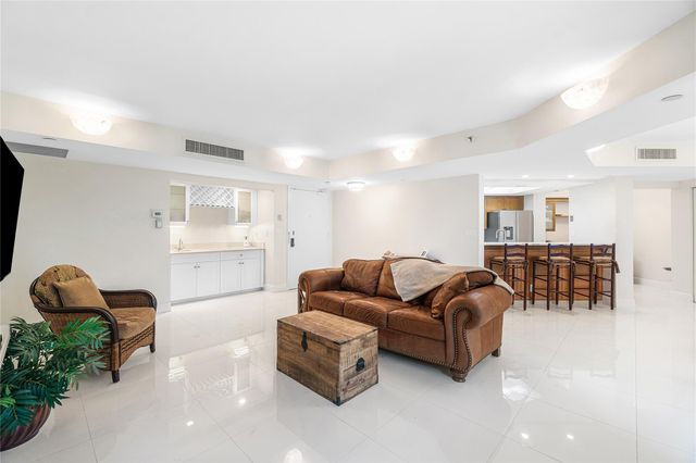 100 SE 5th Ave 110, Boca Raton, FL 33432