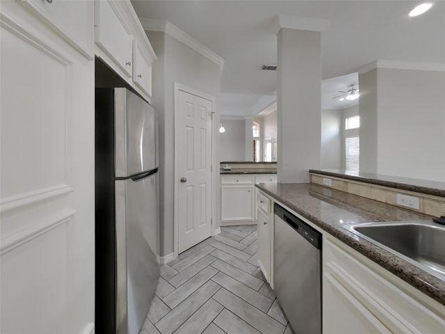 6855 Tournament Drive, Houston, TX 77069