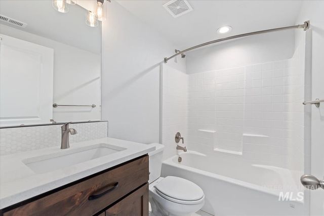 19322 N Shepherds Pie Pl, Boise, ID 83714