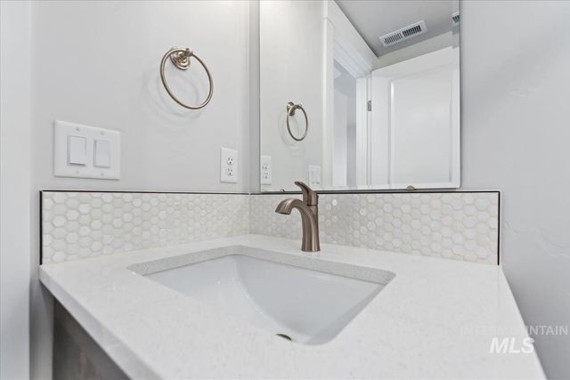 19322 N Shepherds Pie Pl, Boise, ID 83714