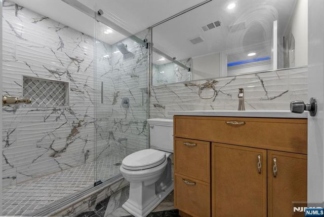 45 Dietrich Lane, North Haledon, NJ 07508