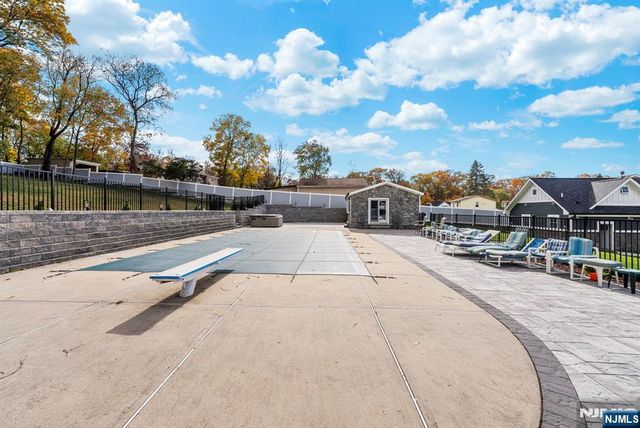 45 Dietrich Lane, North Haledon, NJ 07508