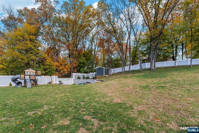 45 Dietrich Lane, North Haledon, NJ 07508