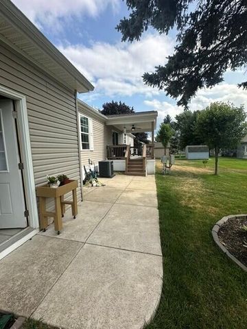 13763 Shamrock Lane, Cedar Springs, MI 49319