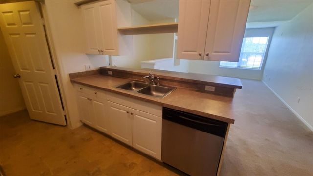 36243 LAKE CHASE BOULEVARD 203, Zephyrhills, FL 33541