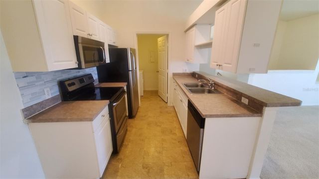 36243 LAKE CHASE BOULEVARD 203, Zephyrhills, FL 33541