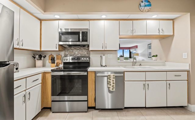 3420 S Ocean Boulevard 8W, Highland Beach, FL 33487