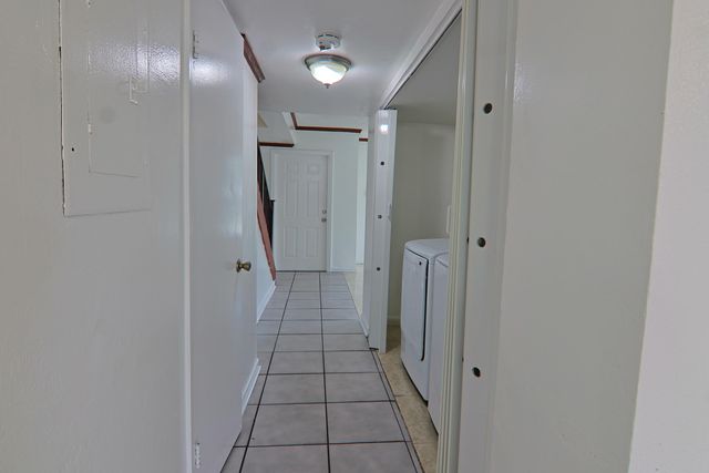6636 SW 41st Street, Davie, FL 33314