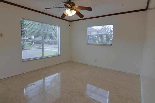6636 SW 41st Street, Davie, FL 33314