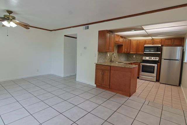 6636 SW 41st Street, Davie, FL 33314