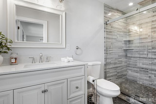 22 Arcadia Place B, Union Twp, NJ 07088