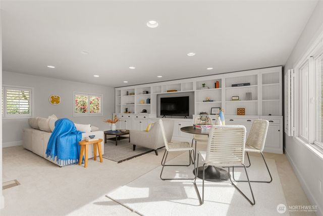 1223 7th Avenue W, Seattle, WA 98119