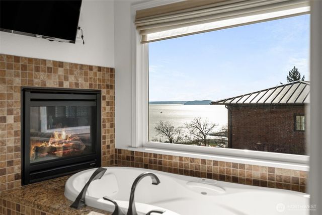 1223 7th Avenue W, Seattle, WA 98119