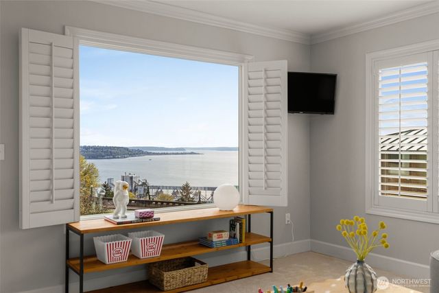 1223 7th Avenue W, Seattle, WA 98119