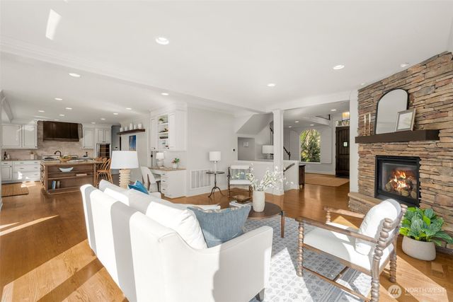 1223 7th Avenue W, Seattle, WA 98119