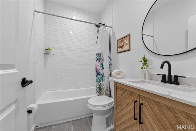 4372 Ellenwood Avenue, St Louis, MO 63116
