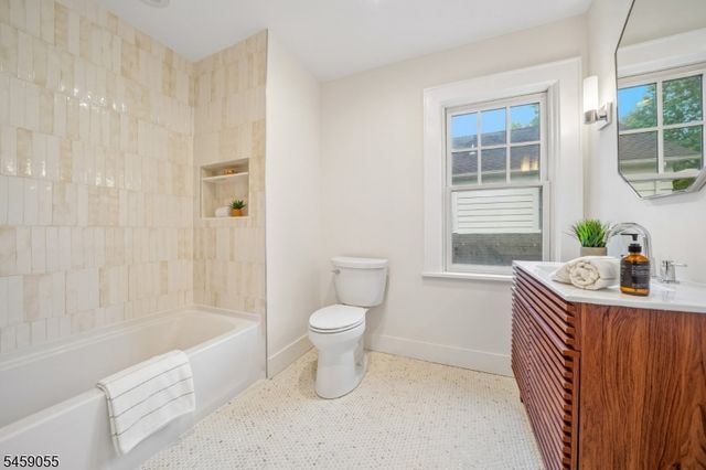97 Oakview Ave, Maplewood Twp., NJ 07040