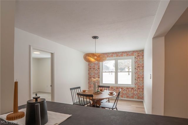 5429 Grove Road, New Franklin, OH 44216