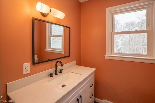 5429 Grove Road, New Franklin, OH 44216