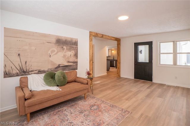 5429 Grove Road, New Franklin, OH 44216