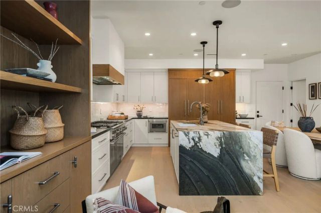 3601 Lake Avenue, Newport Beach, CA 92663