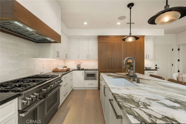 3601 Lake Avenue, Newport Beach, CA 92663
