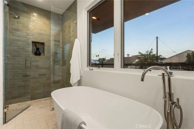 3601 Lake Avenue, Newport Beach, CA 92663