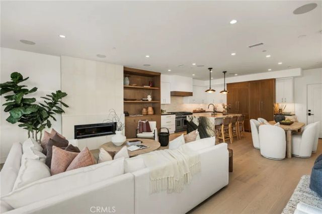 3601 Lake Avenue, Newport Beach, CA 92663