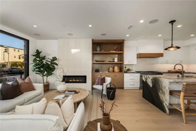 3601 Lake Avenue, Newport Beach, CA 92663