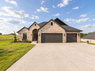 2444 Canyon Circle, Blanchard, OK 73010