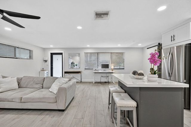 830 NE 59th Court, Oakland Park, FL 33334