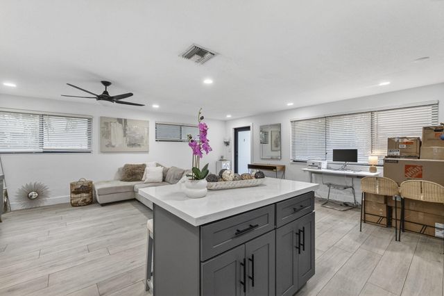 830 NE 59th Court, Oakland Park, FL 33334