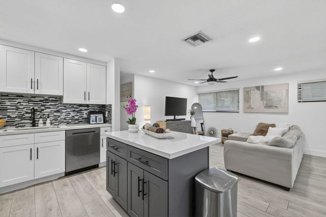 830 NE 59th Court, Oakland Park, FL 33334