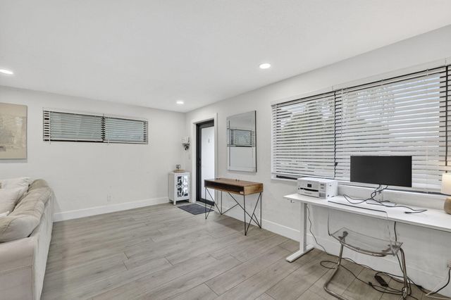 830 NE 59th Court, Oakland Park, FL 33334