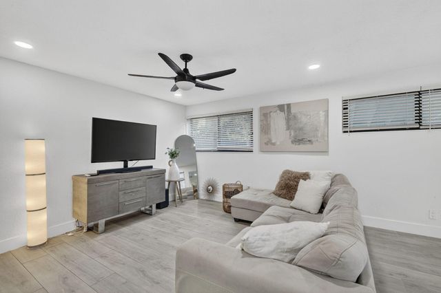 830 NE 59th Court, Oakland Park, FL 33334