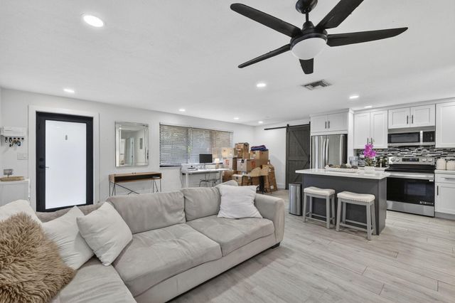 830 NE 59th Court, Oakland Park, FL 33334