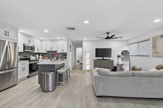 830 NE 59th Court, Oakland Park, FL 33334