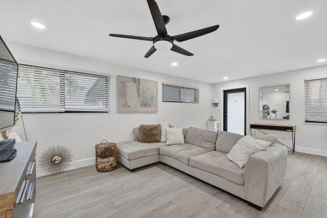 830 NE 59th Court, Oakland Park, FL 33334