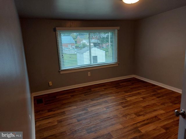 5021 VIRGINIA AVE, Harrisburg, PA 17109