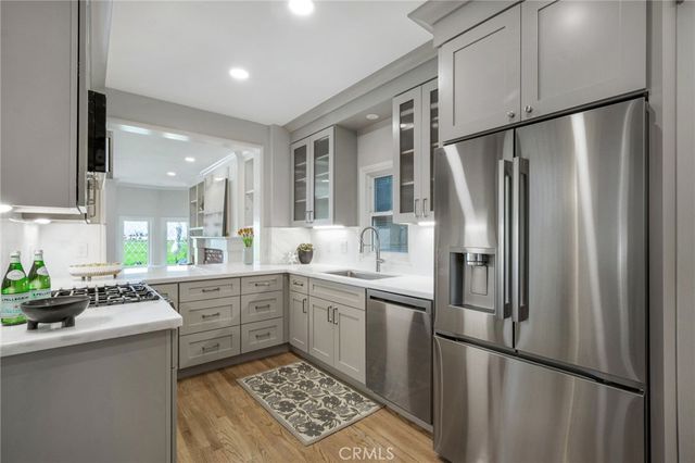 920 E Oceanfront, Newport Beach, CA 92661