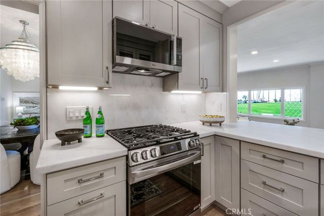 920 E Oceanfront, Newport Beach, CA 92661