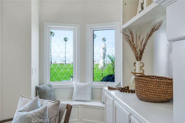 920 E Oceanfront, Newport Beach, CA 92661