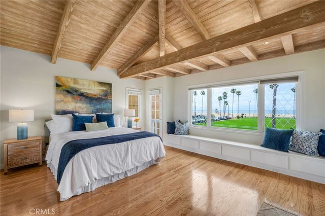 920 E Oceanfront, Newport Beach, CA 92661