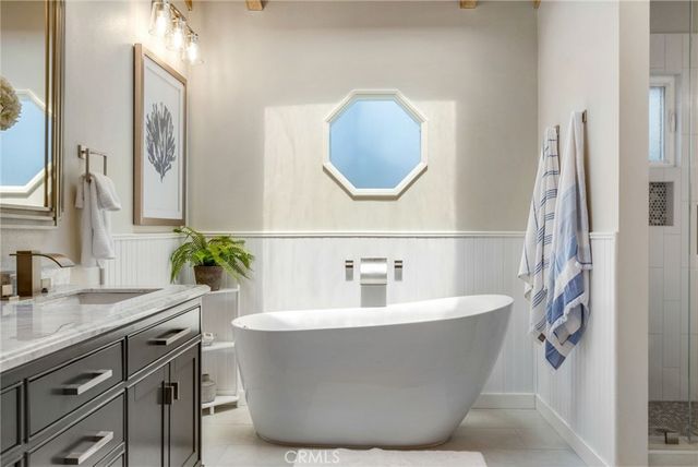 920 E Oceanfront, Newport Beach, CA 92661