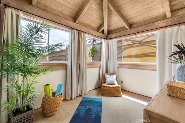 920 E Oceanfront, Newport Beach, CA 92661